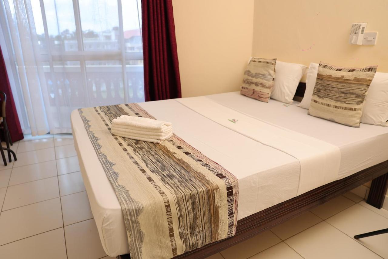 Merry Villa Hotel&Apartments Mombasa Esterno foto