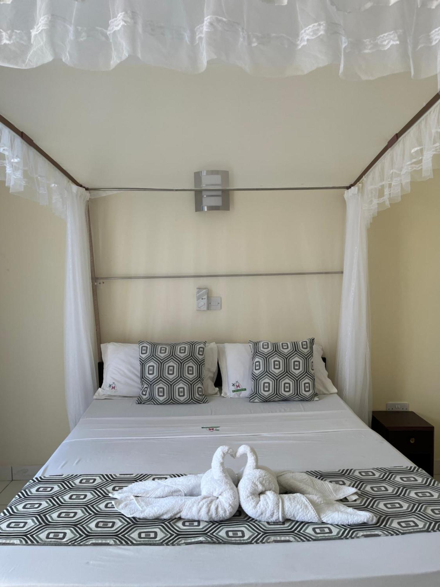 Merry Villa Hotel&Apartments Mombasa Esterno foto